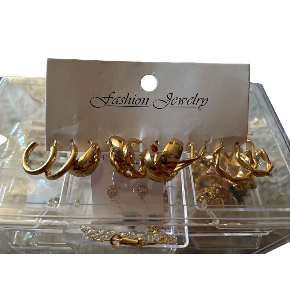 Jewelry  - Picture 2 of 16
